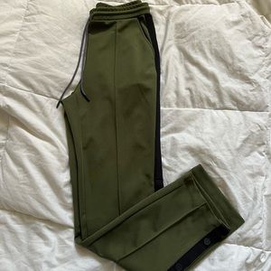 Hunter / target track pants never worn